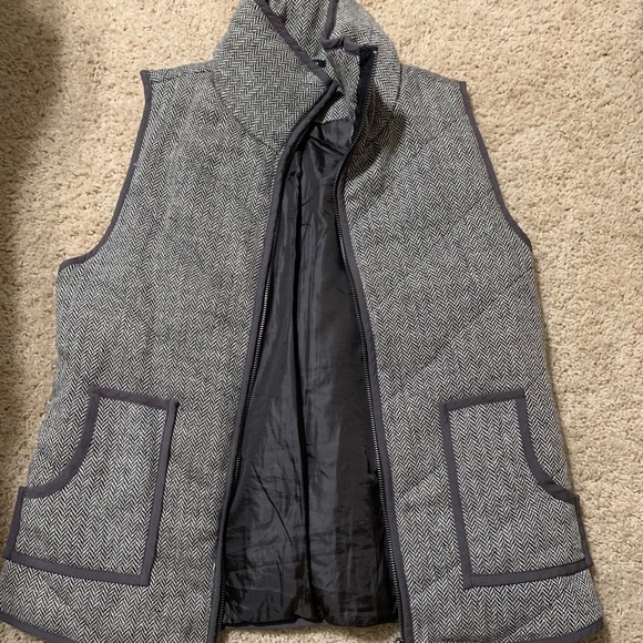 Vest - Picture 1 of 3